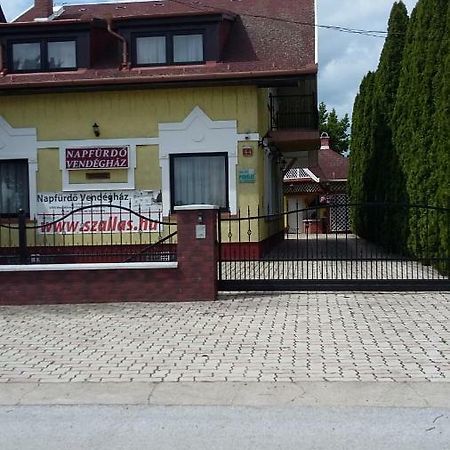 فندق Napfuerdo Vendeghaz Mezőkövesd المظهر الخارجي الصورة